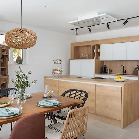 Luxury Vespera Villa *