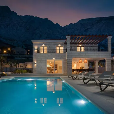 Luxury Vespera Villa *