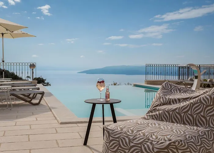 Luxury Vespera Villa