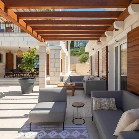 Luxury Vespera Villa